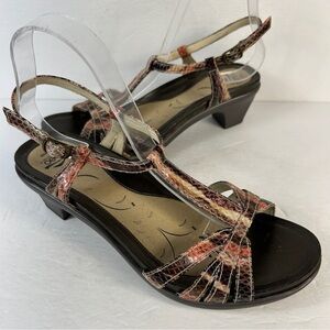 Abeo Women's Brown and Tan Strappy Sandals 9